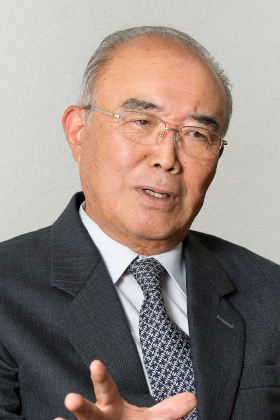相談役 岡 甫